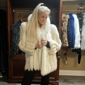 Opulent Ivory Fox Fur Stroller with Oversized Collar & Suede Trim Sz M-XL